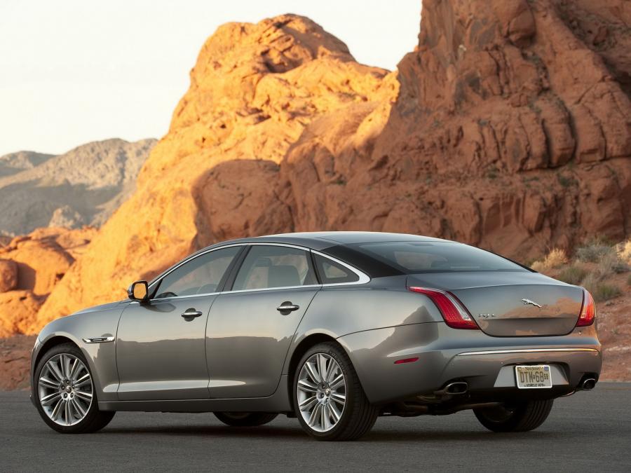  Jaguar XJL 2010 года  (US) (фото 33 из 41)